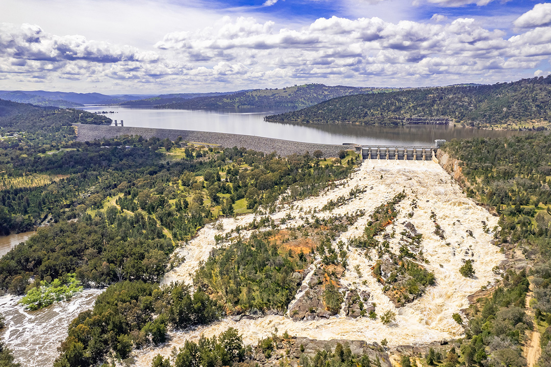 Wyangala Dam in flood and spilling